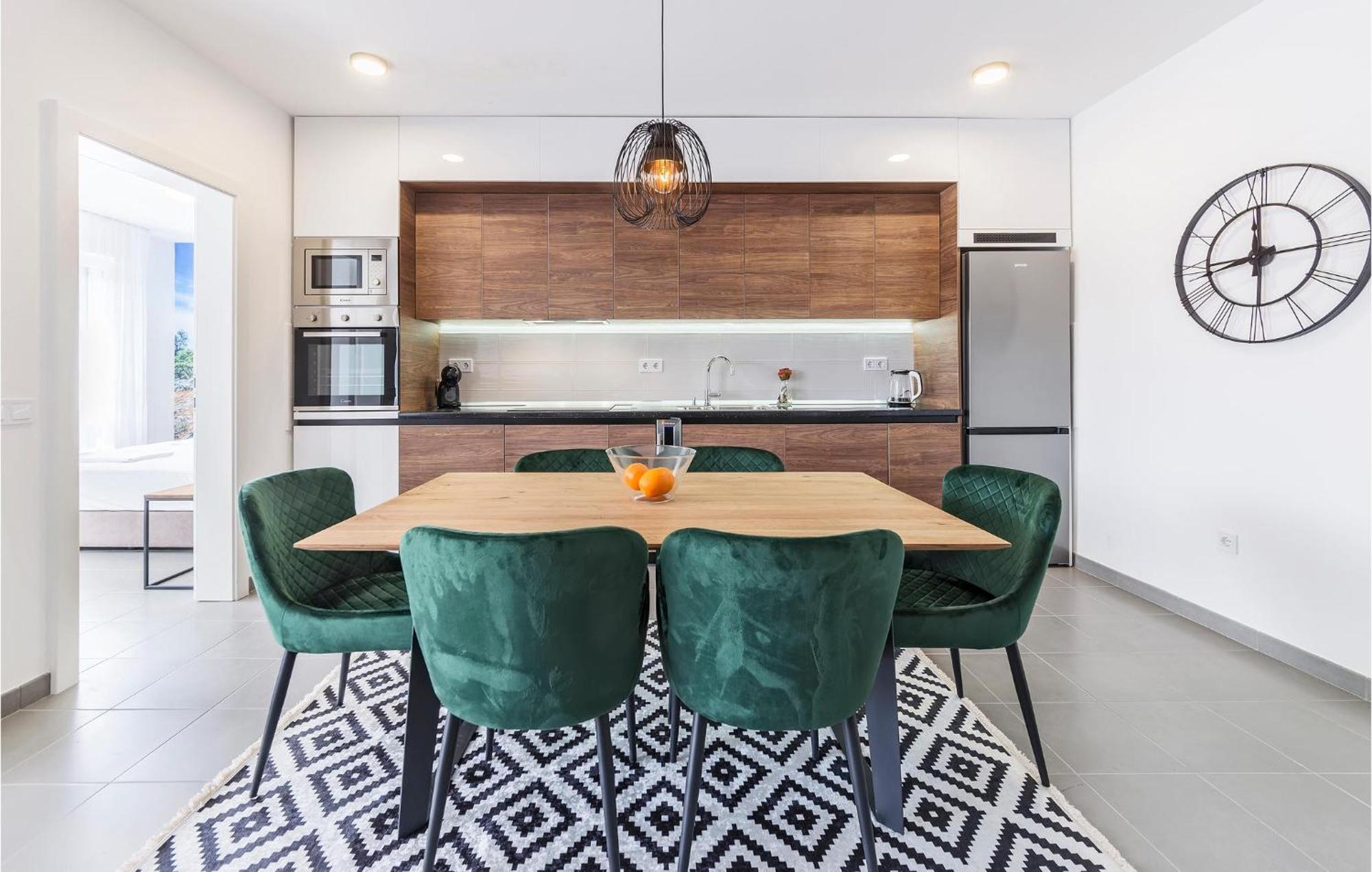Amazing Apartment In Premantura With Kitchen Exterior foto